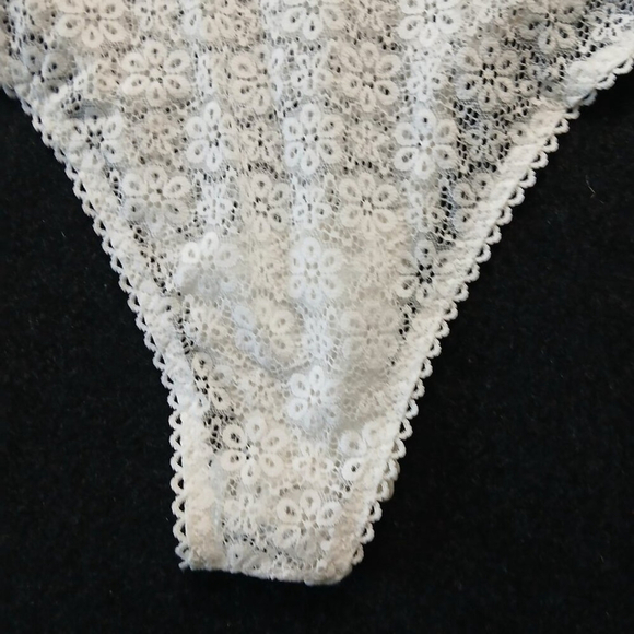 Gilli Hicks White Lace Strappy Back Cheeky Bodysuit Size XS - Picture 5 of 8